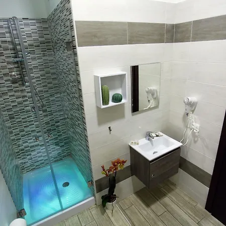 Napoli City Rooms 3*