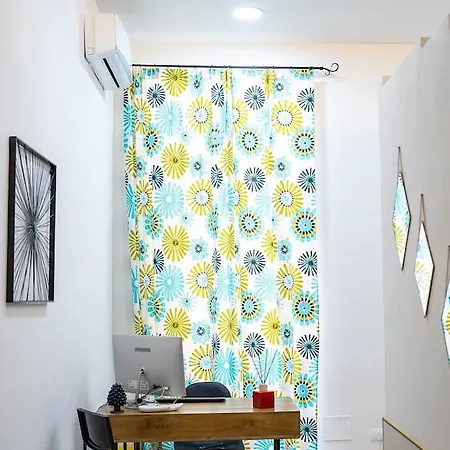 Napoli City Rooms 3*