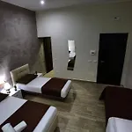 Napoli City Rooms 4* Νάπολη