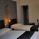 Napoli City Rooms Bed and Breakfast Νάπολη