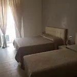 Napoli City Rooms Bed and Breakfast Νάπολη