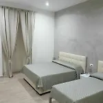 Napoli City Rooms 4* Νάπολη