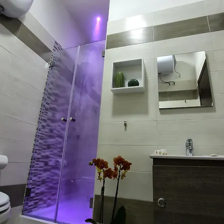Napoli City Rooms 3*