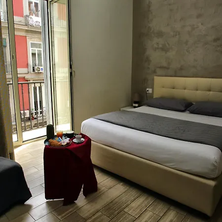 那不勒斯市旅馆 4* 那不勒斯