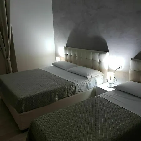 那不勒斯市旅馆 4*