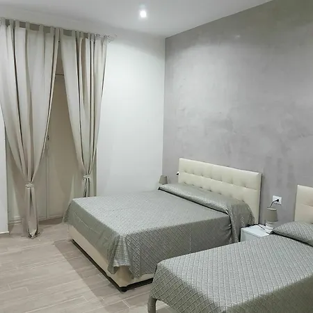 那不勒斯市旅馆 4* 那不勒斯